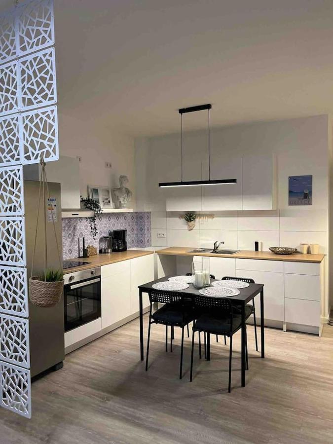 Luxurioeses Apartment,Neubau, 4 Personen, Parkplatz, Griechischer Stil Бохум Экстерьер фото